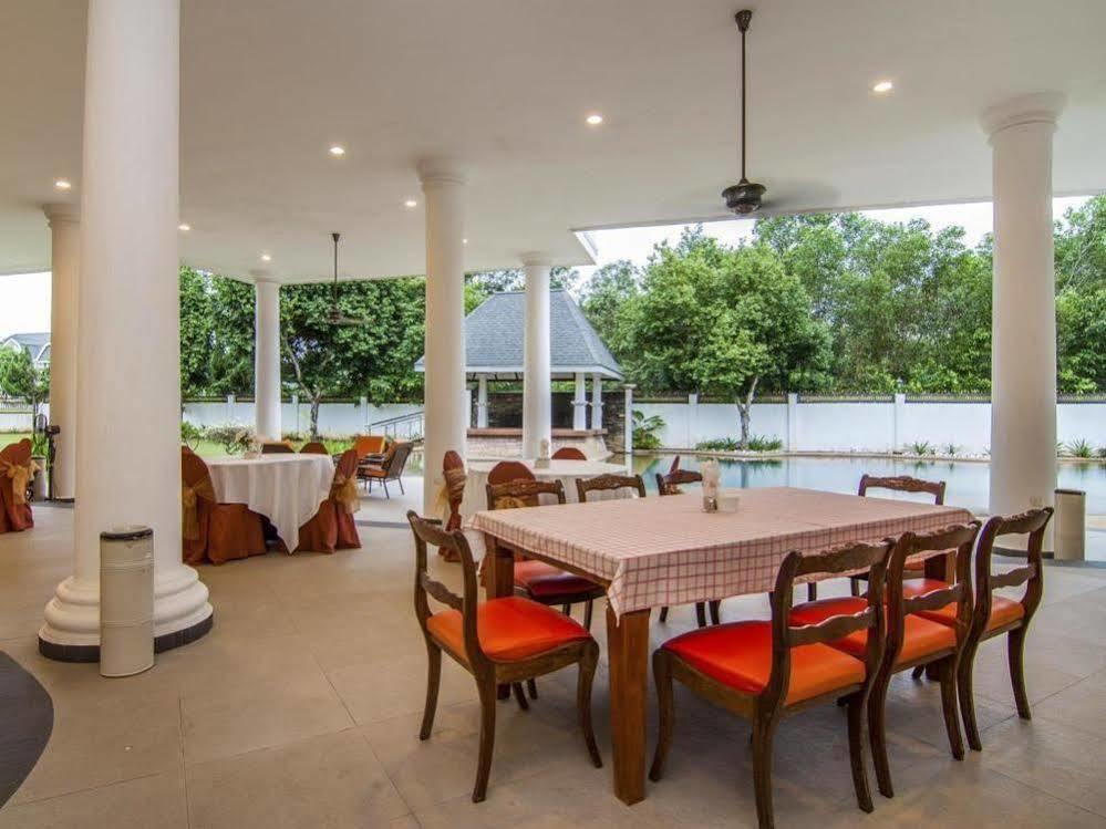 Hôtel The Kahaani à Ayer Keroh Extérieur photo