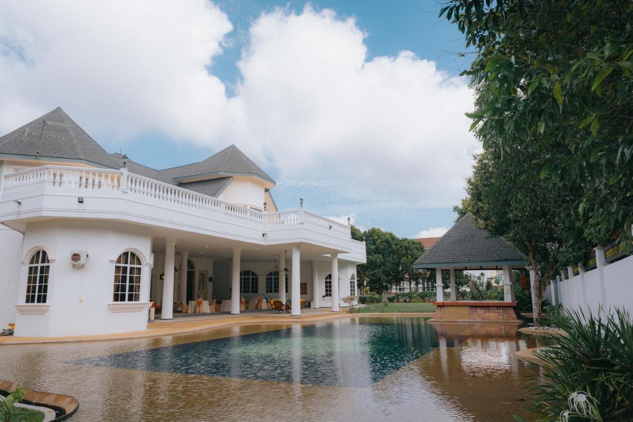 Hôtel The Kahaani à Ayer Keroh Extérieur photo